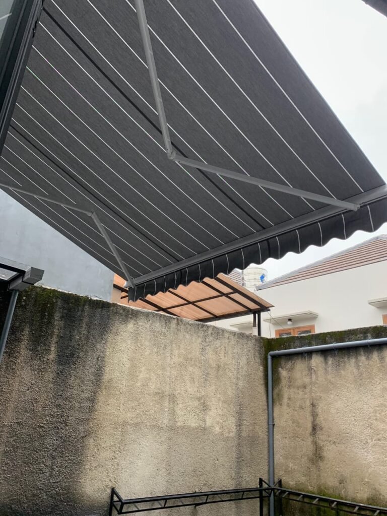 Awning Gulung Manual: Praktis & Harga Ekonomis