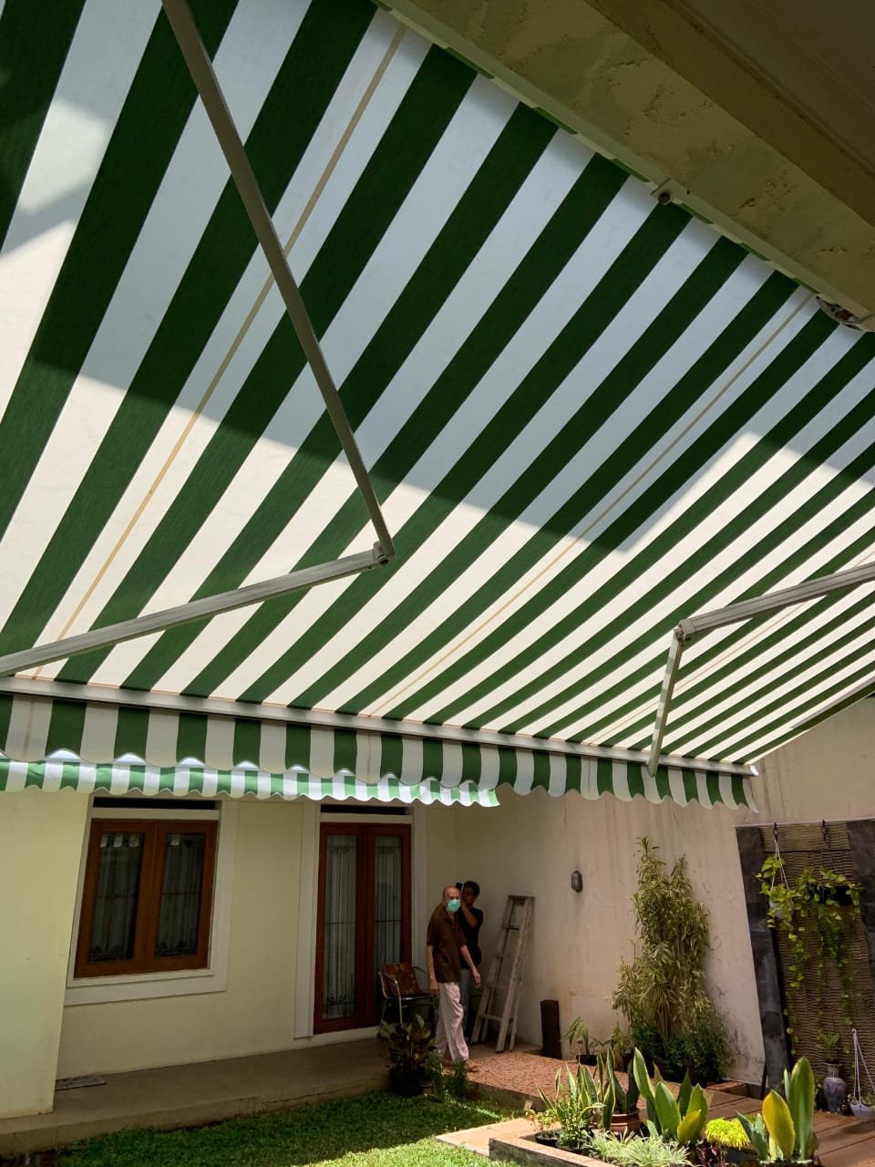 Kontraktor Awning Lipat Tangerang Cepat & Rapi